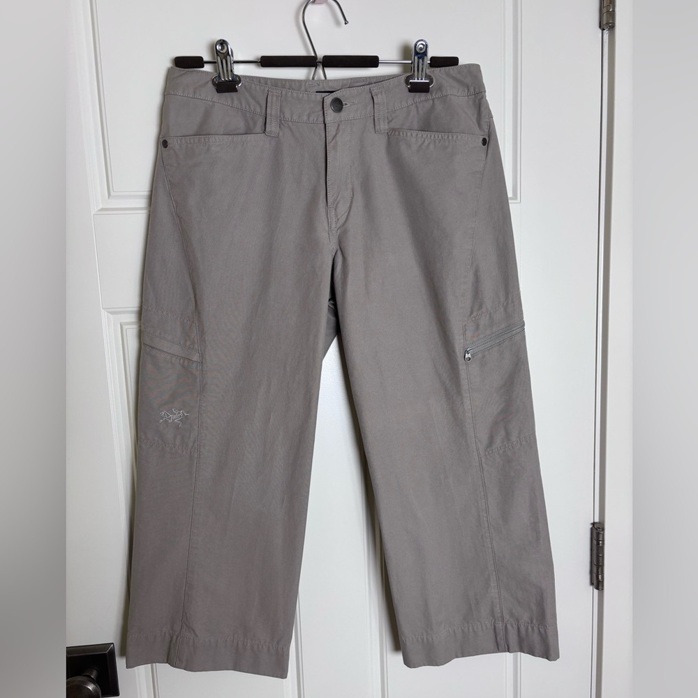 Arc’teryx 29” Women’s Cotton Poly Outdoorsy Gray Capri